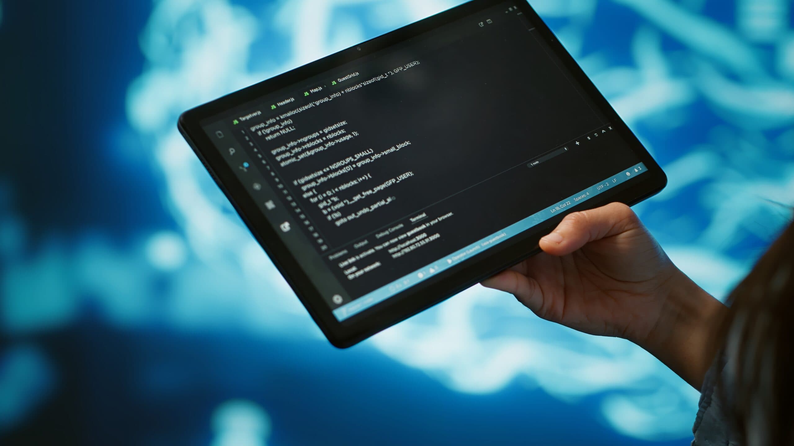 Beyond Prompt Engineering: Why Your Enterprise Needs Context Engineering